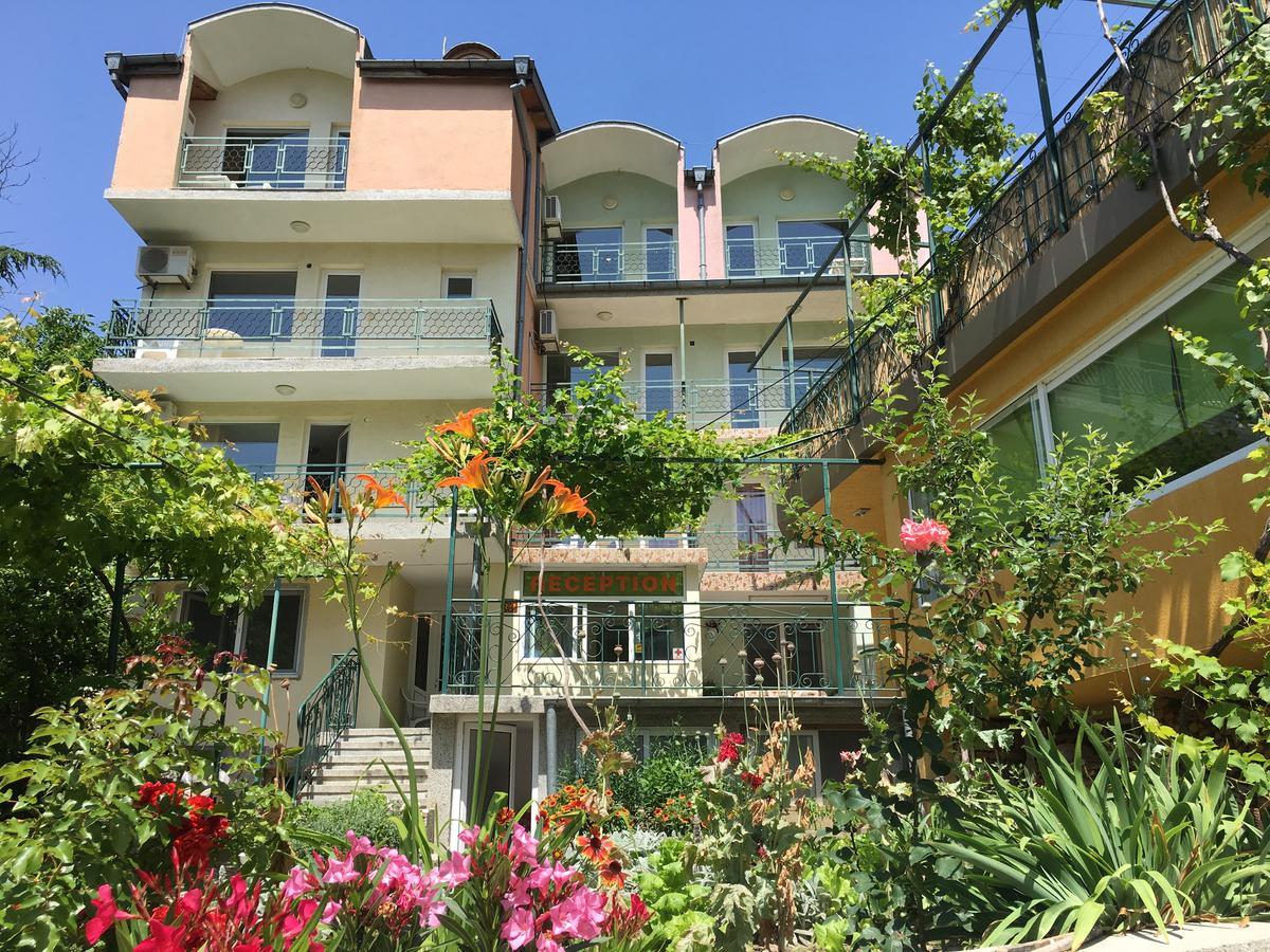 Royal Hostel Varna Eksteriør billede